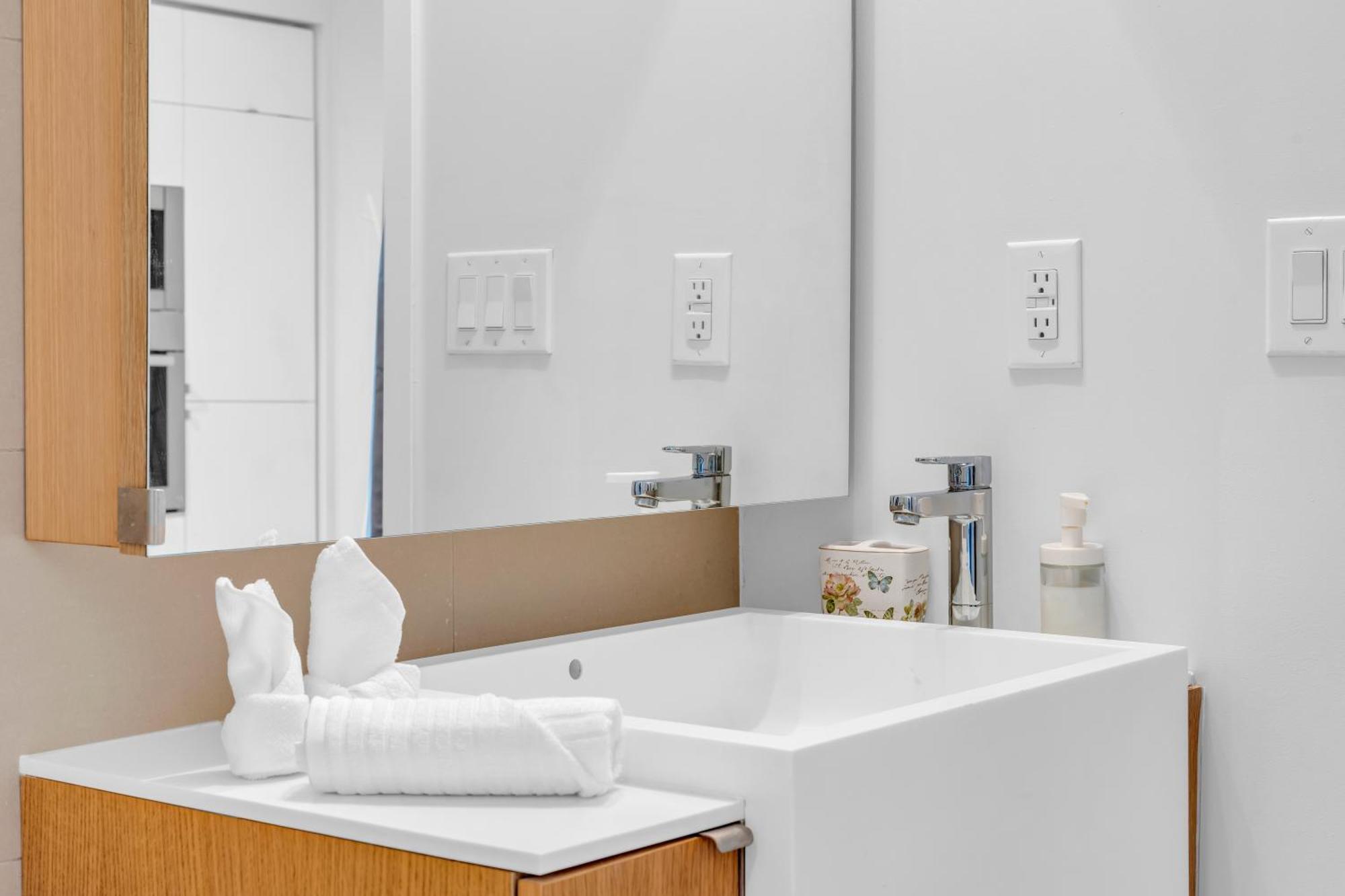 Spadina Modern Suites 토론토 외부 사진